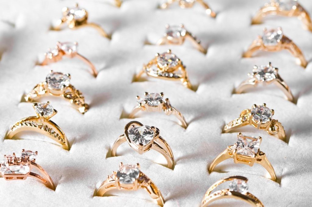 Prachtige sieradencolectie van juwelier in Sittard met exclusieve ringen, horloges en accessoires